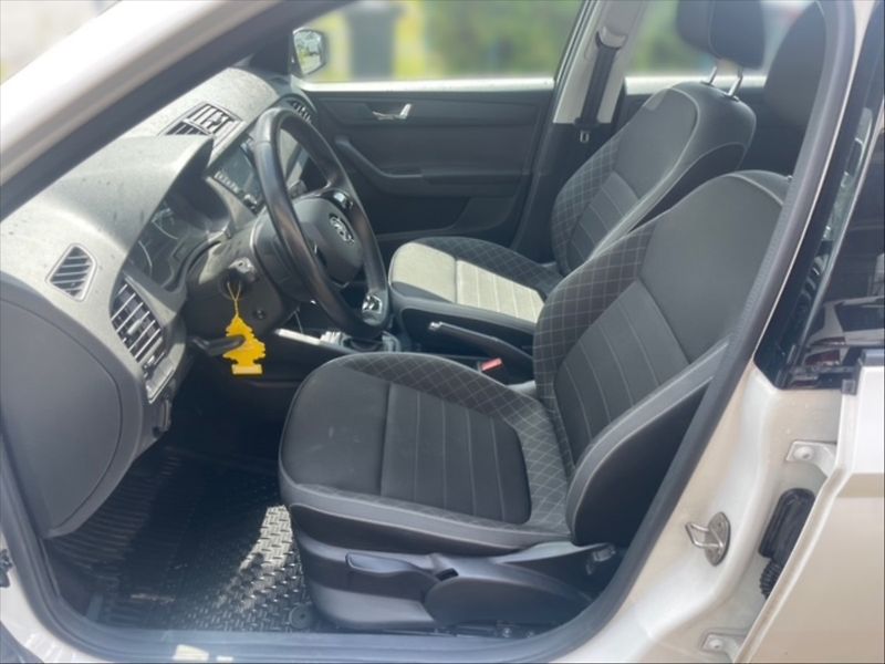 Škoda Fabia 1,0 TSI 70 Ambition - fotka 7 z 11
