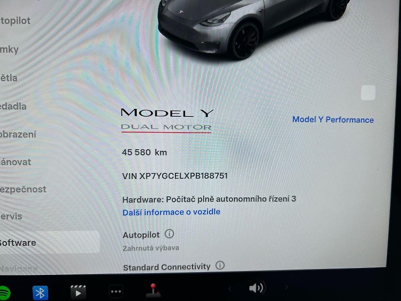 Tesla Model Y (2023) PERFORMANCE 393kW DPH  - fotka 15 z 15