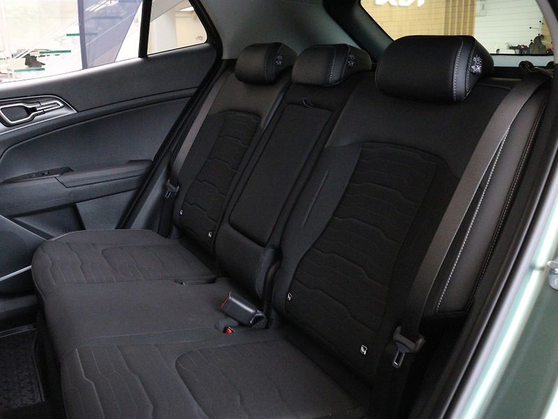 Kia Sportage TOP 1.6 T-GDI GPF 7DCT 4x2 - fotka 15 z 17