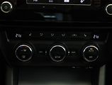 Škoda Octavia (2014) 1.6 TDI, Serv.kniha, Tempomat - náhled 11