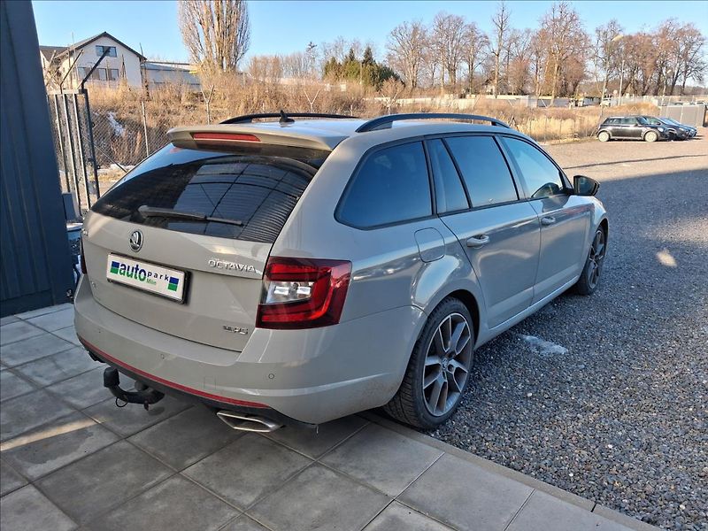 Škoda Octavia 2,0 RS, 4x4, DSG - fotka 7 z 14