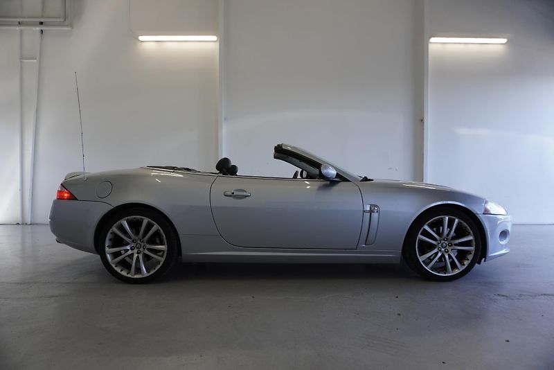 Jaguar XK 4.2 V8 kabrio - fotka 7 z 30