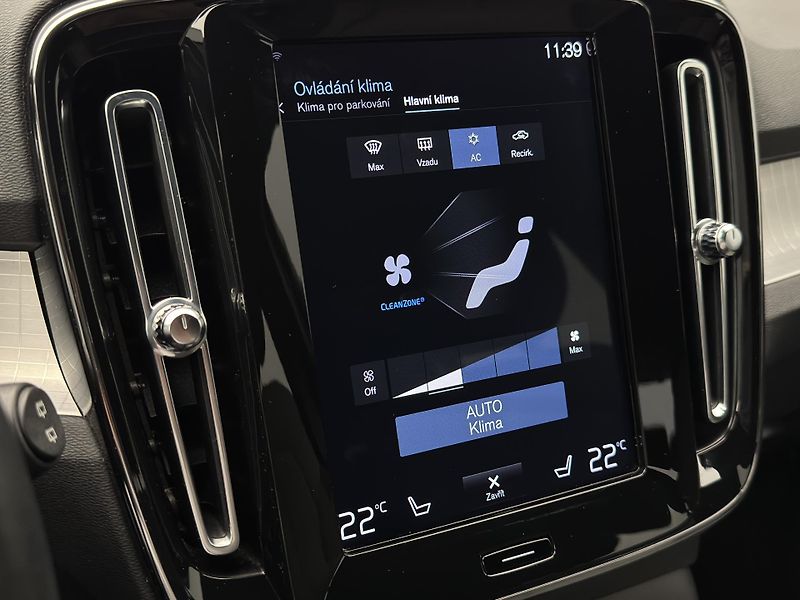 Volvo XC40 D3 MOMENTUM AUT  - fotka 39 z 46