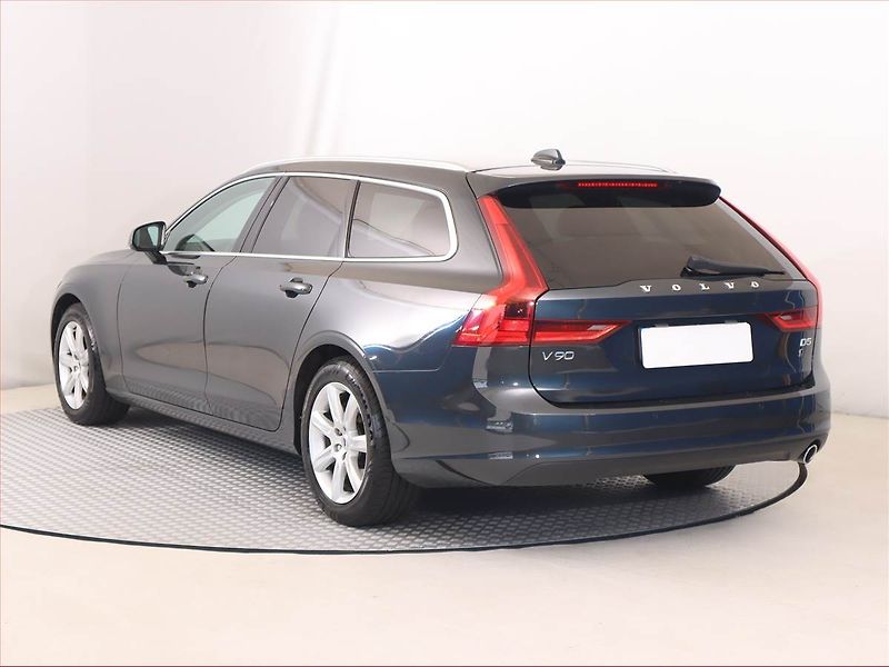 Volvo V90 (2018) D3, Serv.kniha, Kůže, Navi - fotka 4 z 21