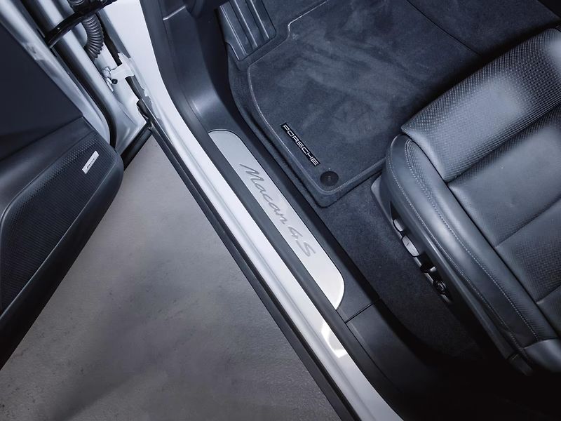 Porsche Macan 4S InnoDrive PASM 360 Venti - fotka 20 z 21
