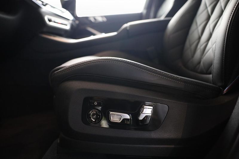BMW X5 xDrive30d - fotka 31 z 37