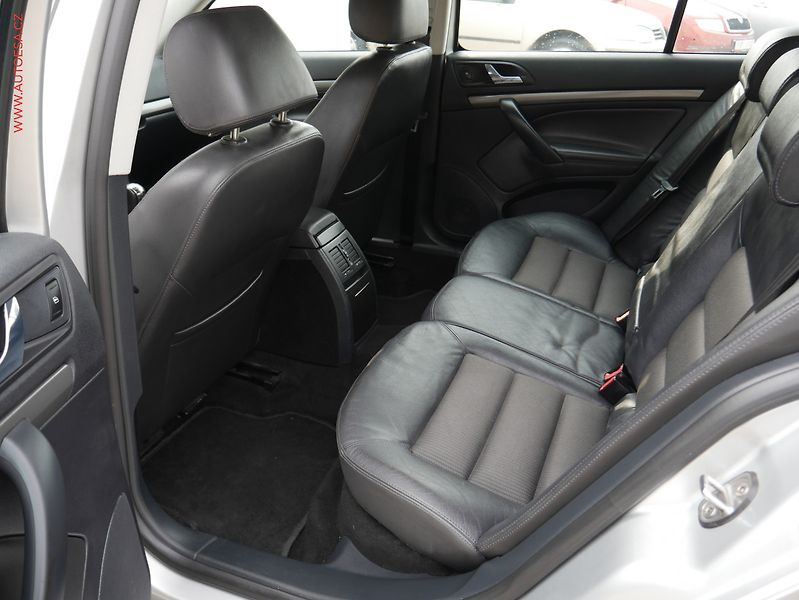 Škoda Octavia (2006) 2.0 FSI, nez.topení - fotka 10 z 20