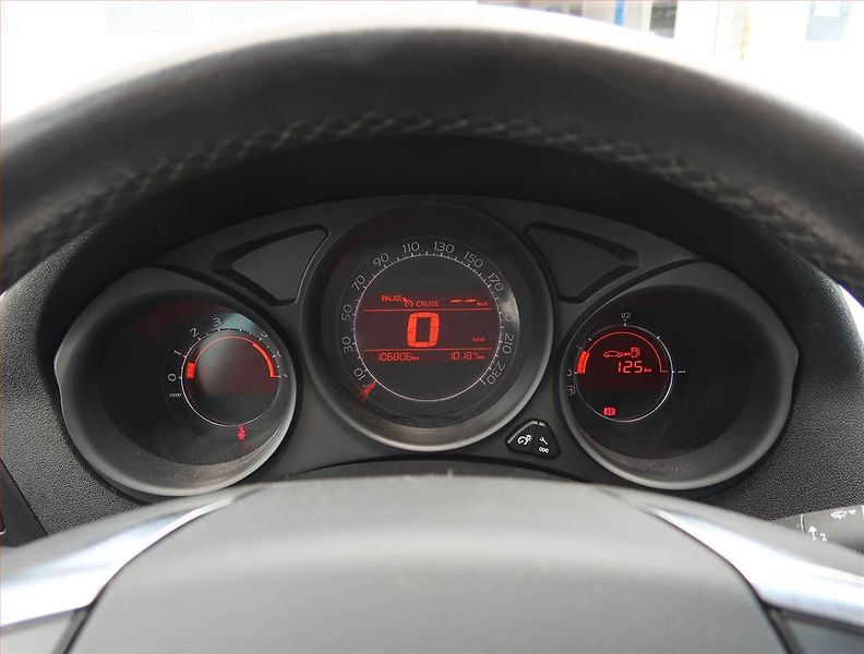 Citroën C4 (2015) 1.6 HDi, Tempomat - fotka 11 z 15