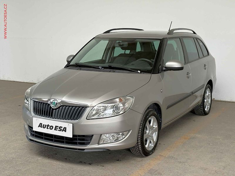 Škoda Fabia (2012) 1.2 TSi, Ambition - fotka 3 z 14