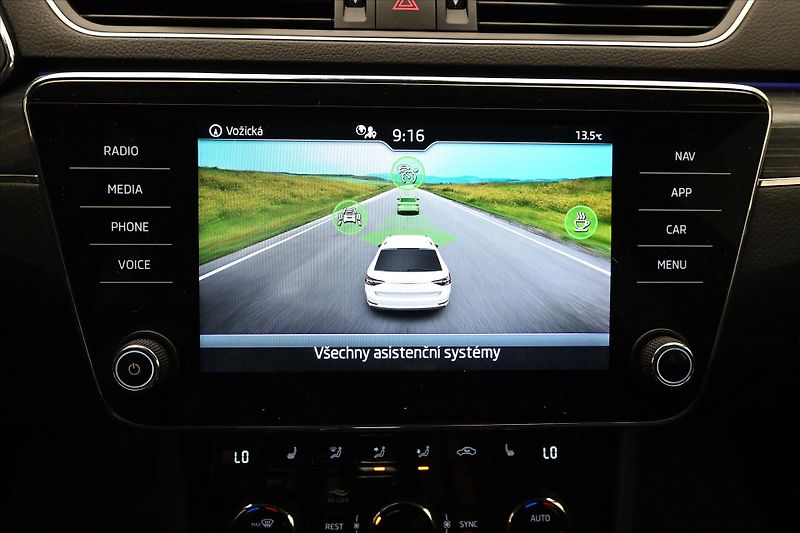 Škoda Superb 2,0 TDI 110kW DSG Style Záruka - fotka 16 z 24