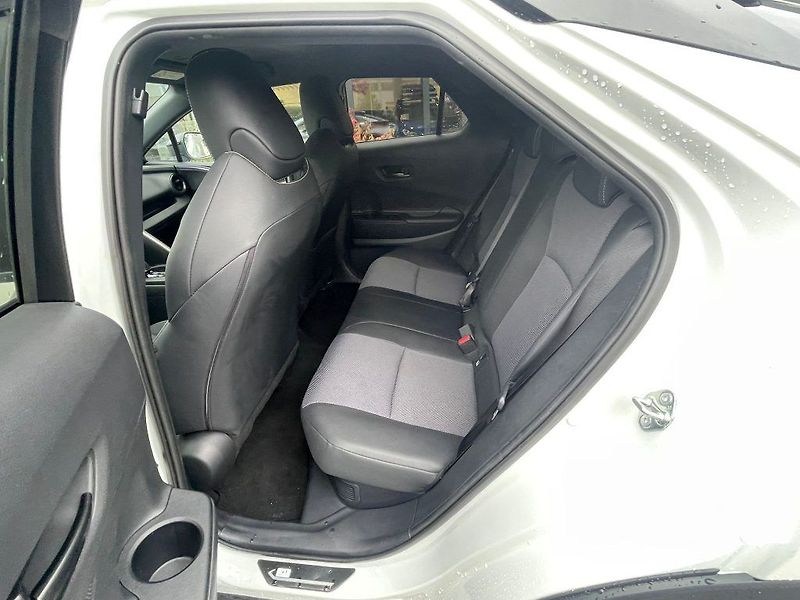 Toyota C-HR 2.0HEV, ČR, Executive, 2x pneu - fotka 23 z 32