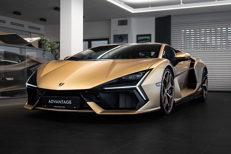 Lamborghini Revuelto - fotografie inzerátu