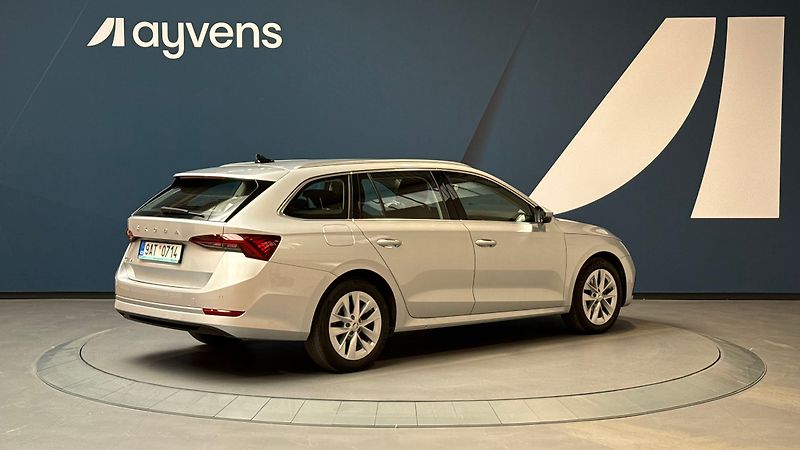 Škoda Octavia 2.0 TDI 110kW DSG Style Combi - fotka 2 z 4