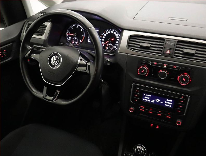 Volkswagen Caddy (2017) 2.0 TDI, 5Míst - fotka 7 z 16