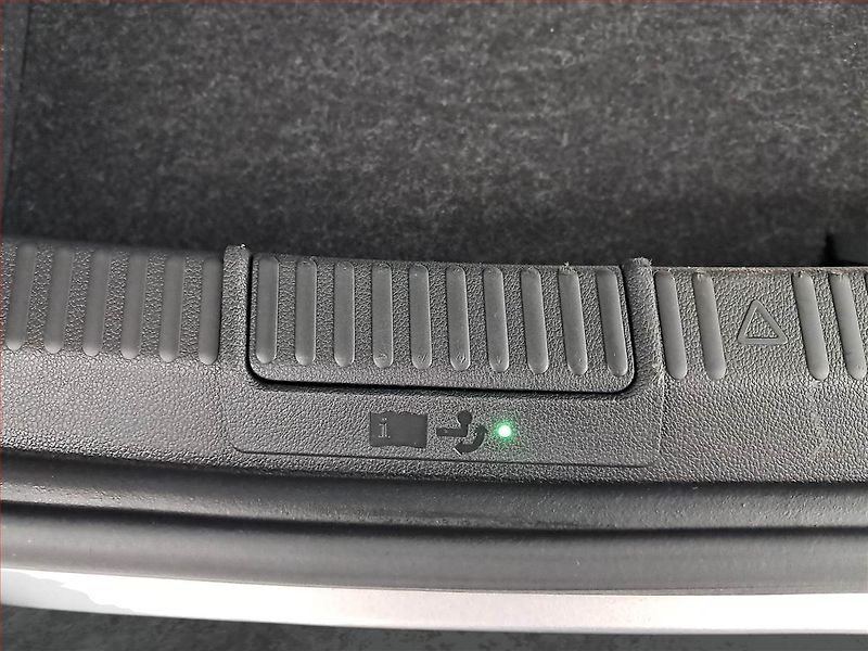 Škoda Superb (2023) 2.0 TSI - fotka 16 z 24