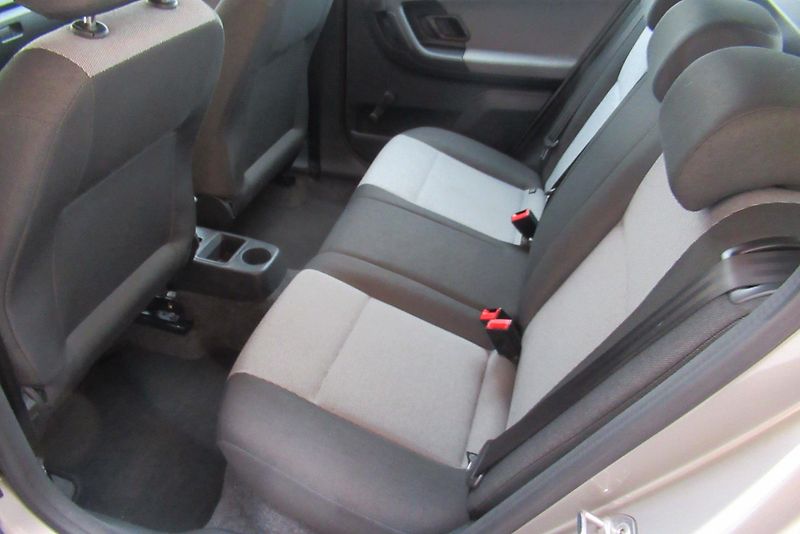 Škoda Fabia 1.6 TDI KLIMA SADA KOL - fotka 15 z 23