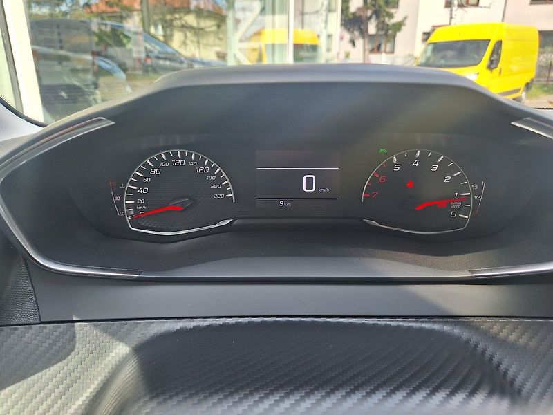 Peugeot 208 (2026) STYLE 1.2 TURBO 100k MAN6 - fotka 11 z 21