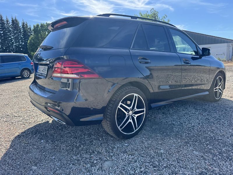 Mercedes-Benz GLE 350 4-MATIC - fotka 3 z 20