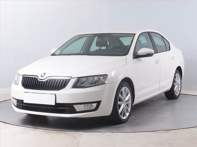 Škoda Octavia (2014) Ambition Plus 1.2 TSI - fotka 2 z 15