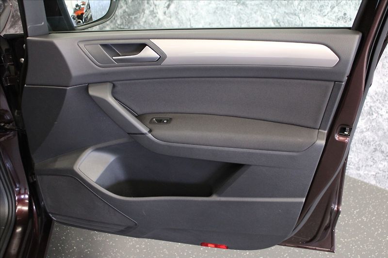 Volkswagen Touran 1,2 TSI 1.majitel - fotka 9 z 31