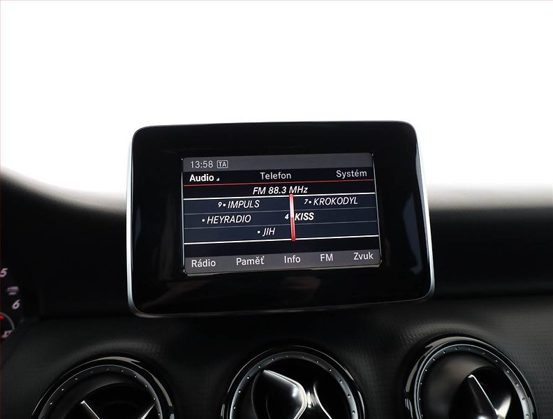 Mercedes-Benz Třídy A (2013) A 180 d, Tempomat - fotka 12 z 17