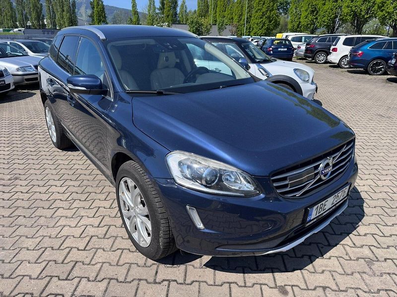 Volvo XC60 (2015) 4X4 2,4 D5 158 KW SUMMUM ČR - fotka 7 z 50