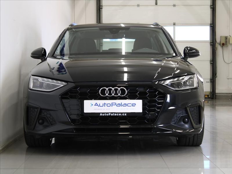 Audi A4 2,0 40TDi S-Line 56tkm. 1.maj. - fotka 2 z 22
