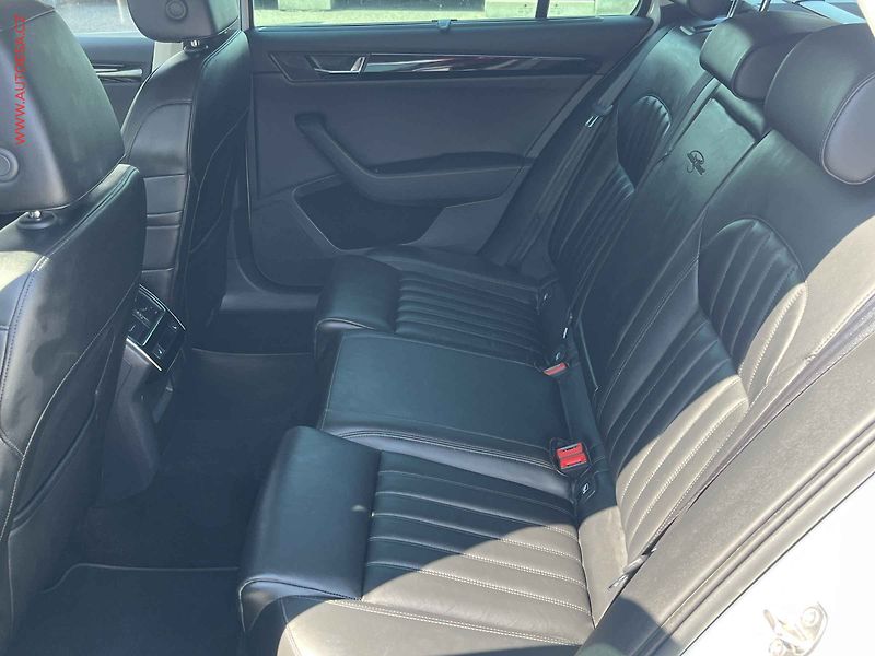 Škoda Superb (2018) 2.0 TDi, ČR, L&K, DSG, kůže - fotka 10 z 15