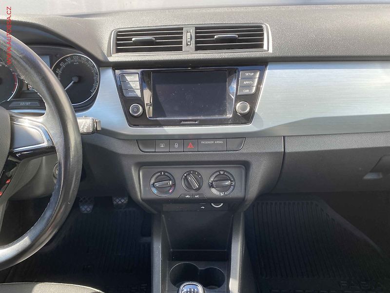 Škoda Fabia (2019) 1.0 TSi, 1.maj,ČR, Ambition - fotka 12 z 16