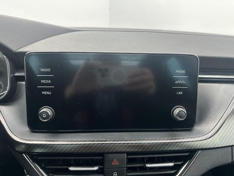 Škoda Kamiq (2023) 1.5 TSI Monte Carlo - fotka 28 z 34