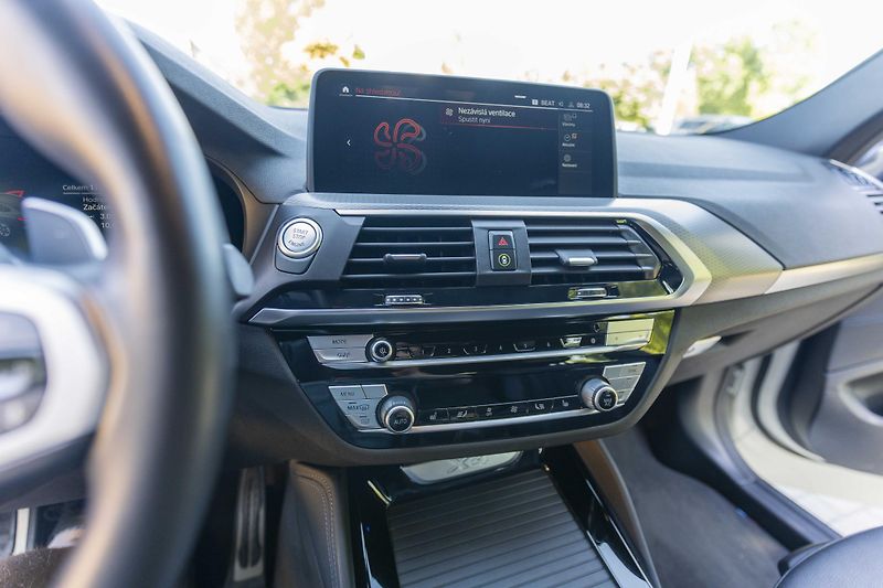 BMW X4 (2021) xDrive 20d M Sport paket, DPH - fotka 25 z 32