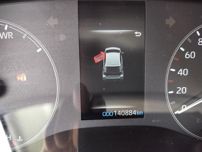 Toyota Yaris 1.5 hybrid - fotka 14 z 26