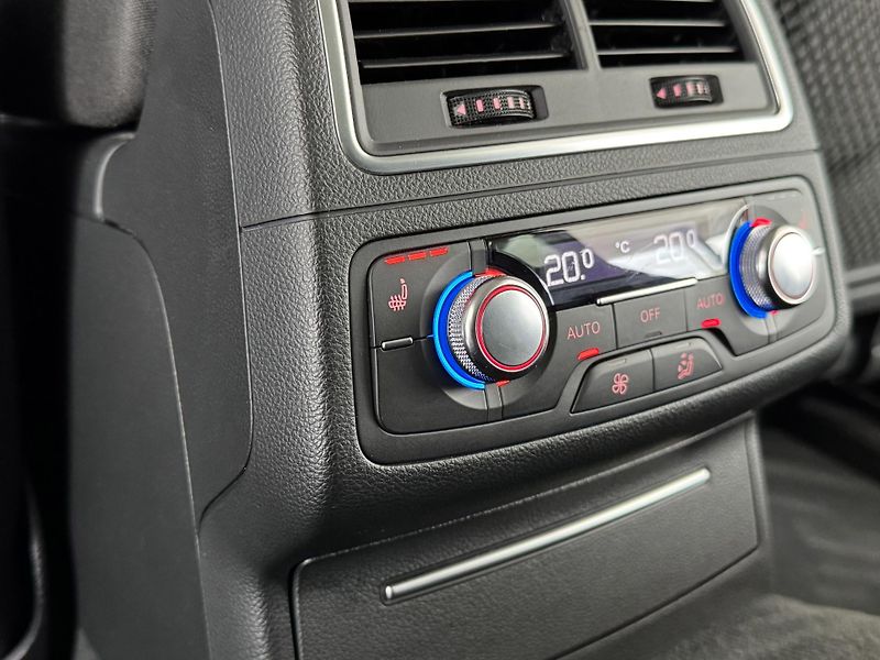 Audi A6 3,0TDI Q*180kW*NočníVidění*HUD - fotka 35 z 39