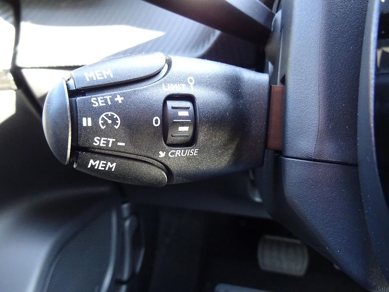 Peugeot 2008 (2026) ALLURE e-115 kW /156k - fotka 26 z 50