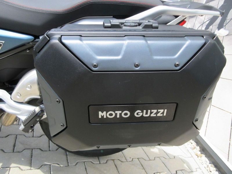 Moto Guzzi (2026) V85 TT Travel e5+ - fotka 8 z 12