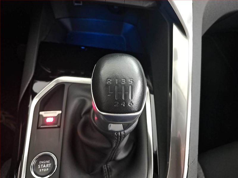 Peugeot 3008 (2020) GT Line 1.2 PureTech, Kůže - fotka 13 z 18