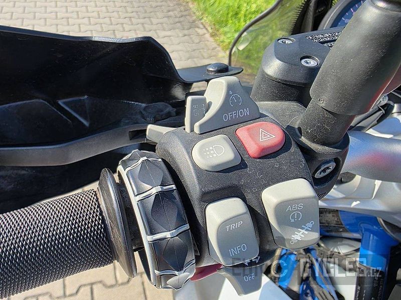 BMW R 1200 R (2021) - fotka 14 z 18