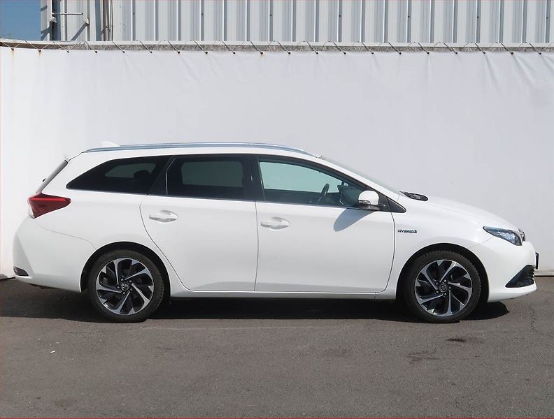Toyota Auris (2015) Hybrid, Automat, Tempomat - fotka 6 z 21