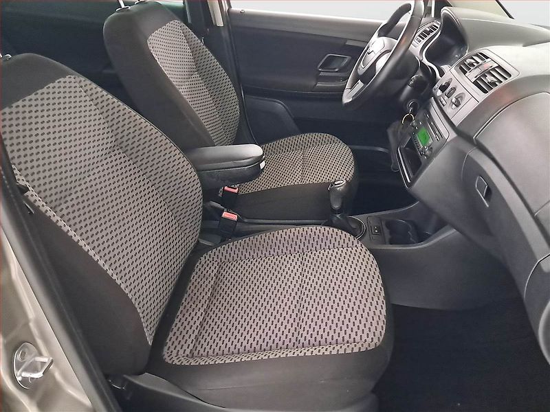 Škoda Fabia (2012) 1.2 TSI, Tempomat - fotka 9 z 16