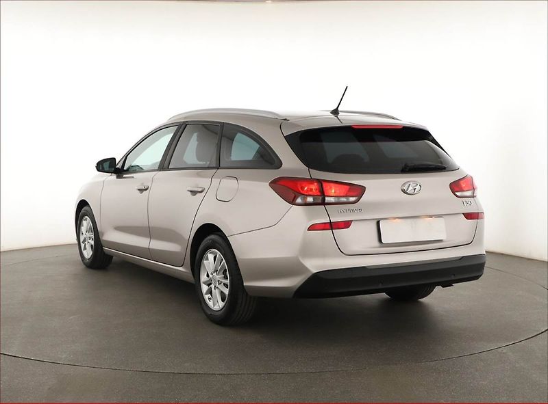 Hyundai i30 (2017) 1.0 T-GDI, Serv.kniha - fotka 4 z 16