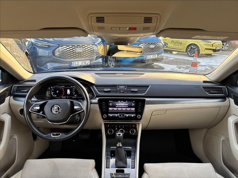Škoda Superb 2,0 TDI 110kW Style AUT - fotka 17 z 40