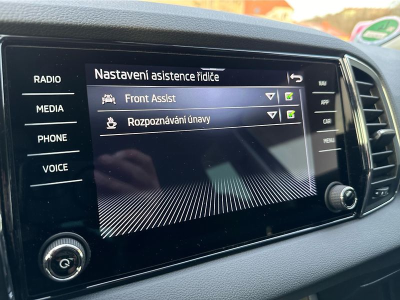 Škoda Karoq Tour 2.0 TDI 85 kW DSG - fotka 19 z 21