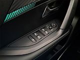 Peugeot 2008 (2022) 1.2 PureTech, ČR,1.maj - náhled 18