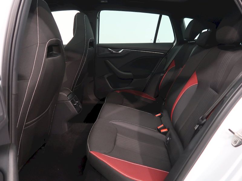 Škoda Scala (2020) MONTE CARLO 1.0TSI 70KW - fotka 16 z 36