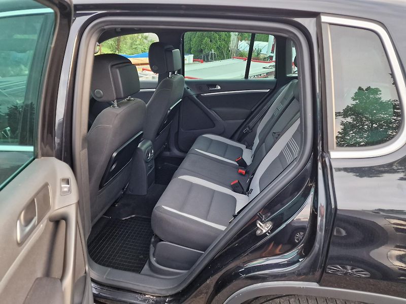 Volkswagen Tiguan 2,0TDI 4x4 LIFE NAVI TZ - fotka 8 z 19