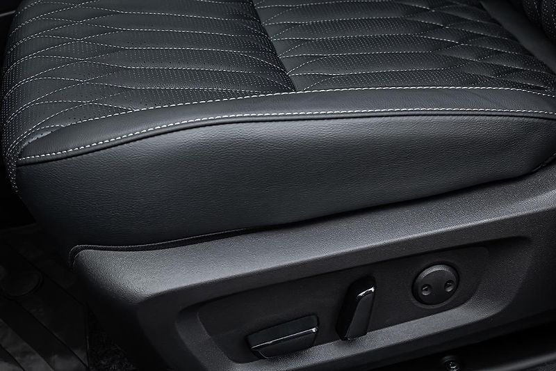 Mitsubishi Outlander (2025) 2,4 PHEV 4WD  Instyle - fotka 16 z 26