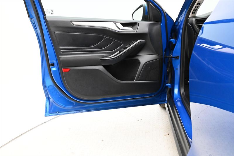 Ford Focus 1,5 EcoBlue 85 kW AT8 Titanium - fotka 22 z 29