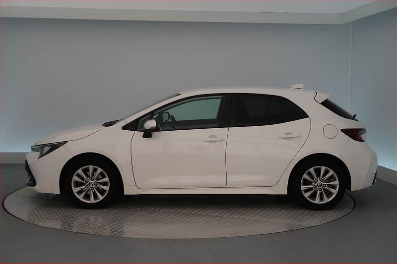 Toyota Corolla (2023) Comfort 1.8 Hybrid - fotka 3 z 19