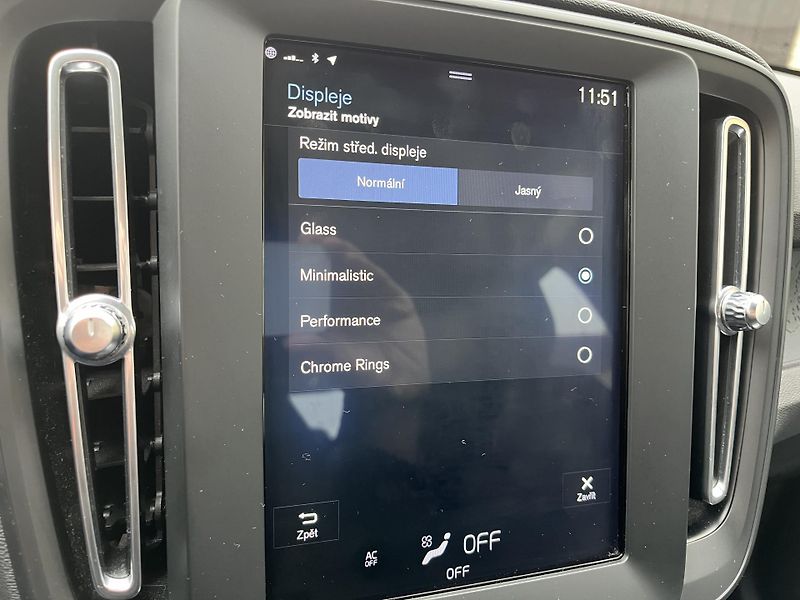 Volvo XC40 D3 Automat ČR 1.majitel - fotka 45 z 45