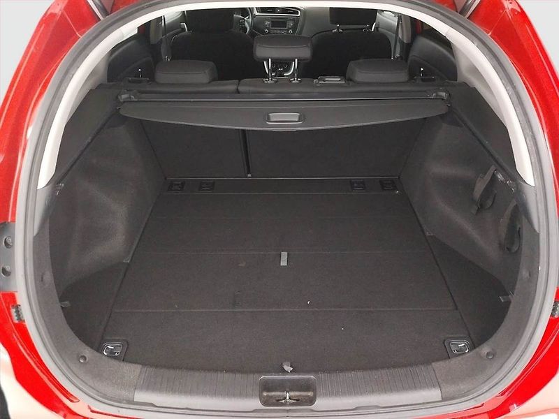 Kia Ceed (2017) 1.6 GDI, Serv.kniha, Tempomat - fotka 14 z 17